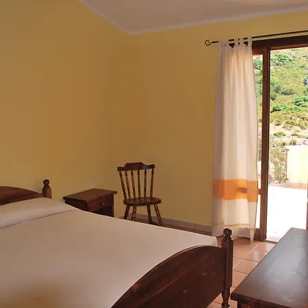 Bed and Breakfast Punto Di Ristoro Uttolo Baunei Exterior foto